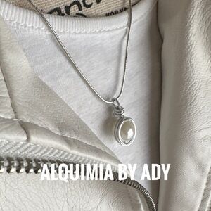 Silver pearl Pendant Necklace